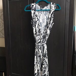 BCBG Size L Black & white wrap dress